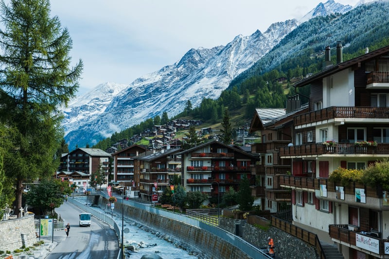 Swiss Paris At A Glance - with Mt. Titlis and Disneyland